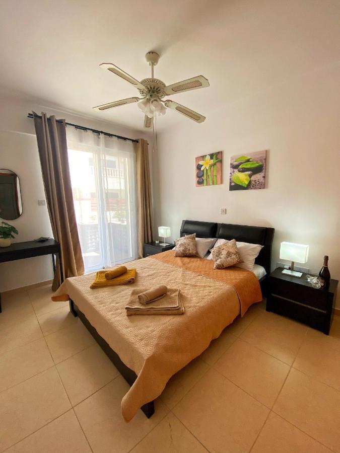 Cozy Poolside Apartment Paphos 外观 照片