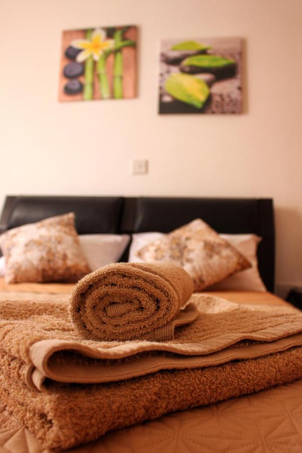 Cozy Poolside Apartment Paphos 外观 照片