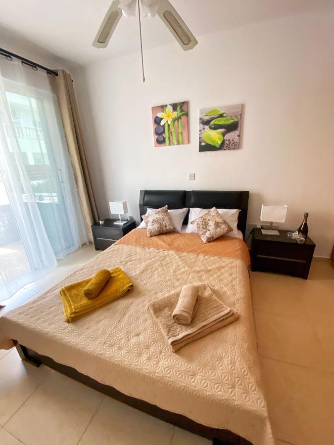 Cozy Poolside Apartment Paphos 外观 照片